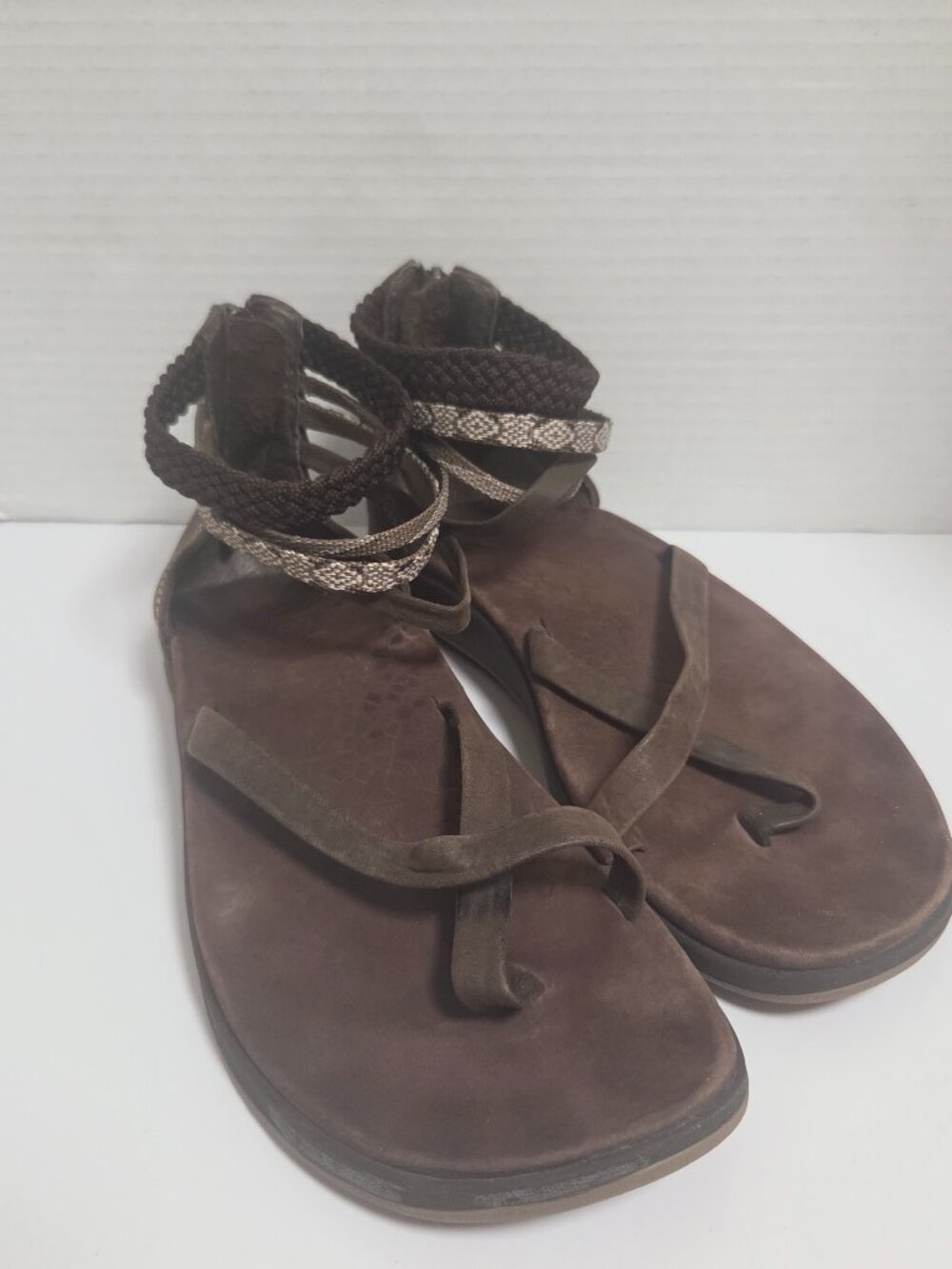 Chaco Women's sz 8 Brown Leather Strappy Sandals Braided Ankle Strap Zip Back